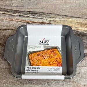 (1) NWT ALL-CLAD 8x8 PRO RELEASE SWURE CAKE PAN